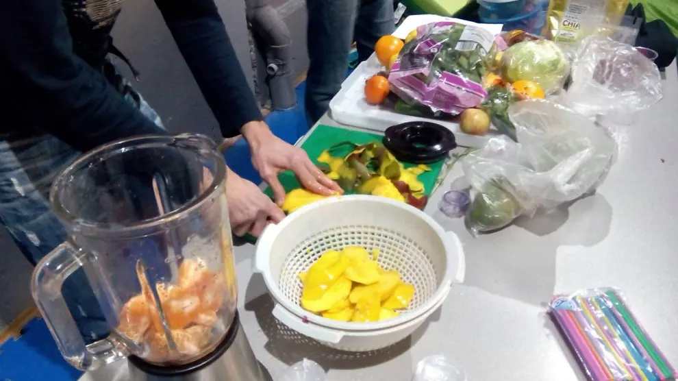 Taller de batidos de verduras y frutas.