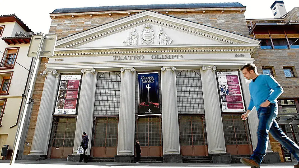 Teatro Olimpia. En su rehabilitación se invirtieron 9 millones de euros y sobre el edificio pesó un crédito hipotecario de 4 millones que fue cancelado cuando se vendió el cine Avenida.