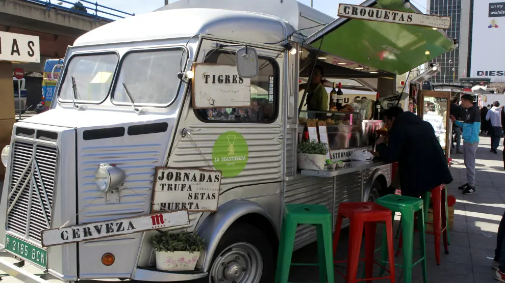 Los restaurantes ambulantes han sido adaptados a vehículos con una media de 20 años de antigüedad.