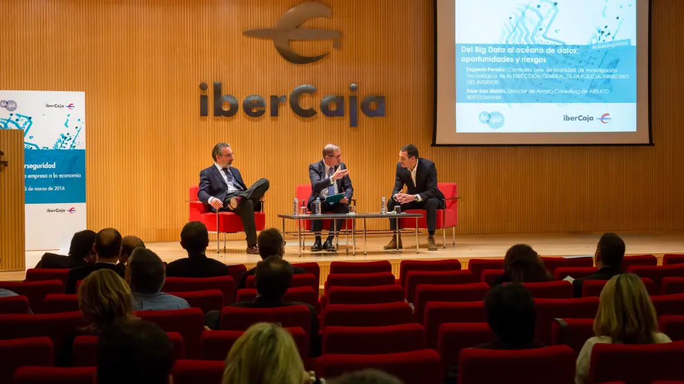 La Asociación para el progreso de la dirección (APD) en Aragón ha reunido en el Patio de la Infanta de Ibercaja a expertos en ciberataques