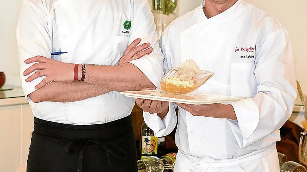 Leandro Casas y José Ignacio Acirón, en el restaurante Gayarre, de Zaragoza.