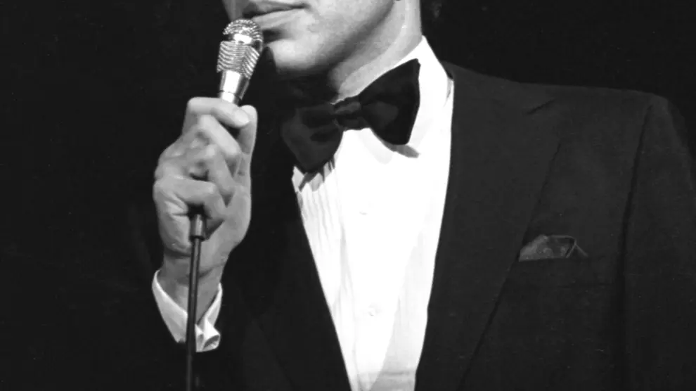 Frank Sinatra Jr durante una actuación en Las Vegas en 1971