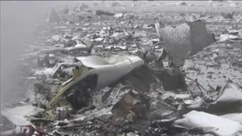 Impactantes imágenes del avión siniestrado en Rusia