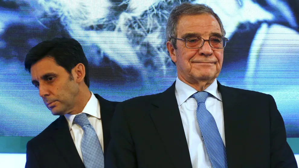César Alierta, junto a José María Álvarez-Pallete, a quien ha propuesto para relevarle, en una imagen de 2015 en Madrid. j.