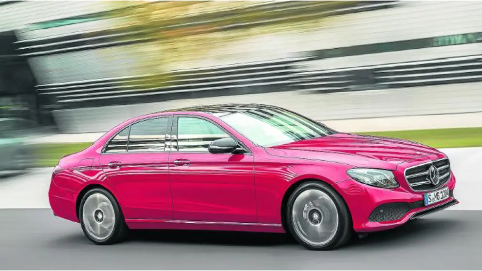 Mercedes adelanta con su nuevo Clase E a las berlinas de ejecutivo de sus rivales.