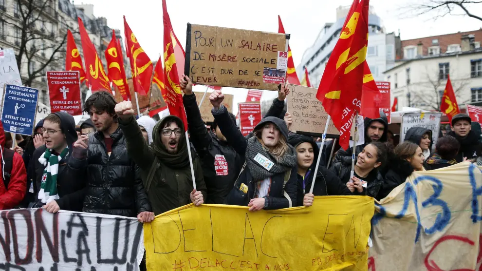 Imágenes de las protestas contra la reforma laboral de Hollande en París.