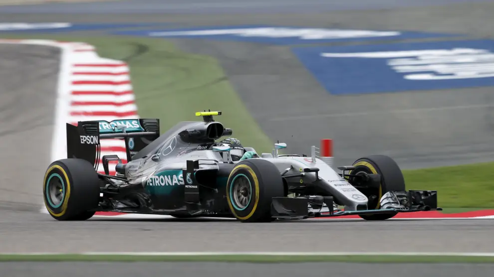 Rosberg, durante los entrenamientos libres de Baréin