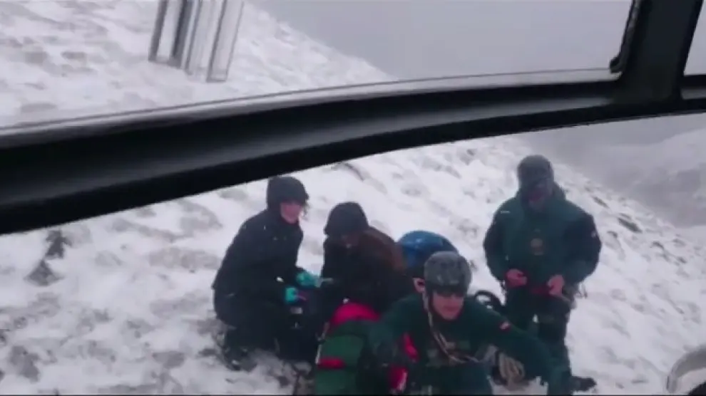 Laborioso rescate a tres montañeras en el pico Pacino