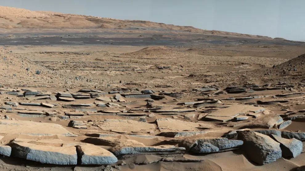 Paisaje marciano en la formación Kimberley desde el rover Curiosity.