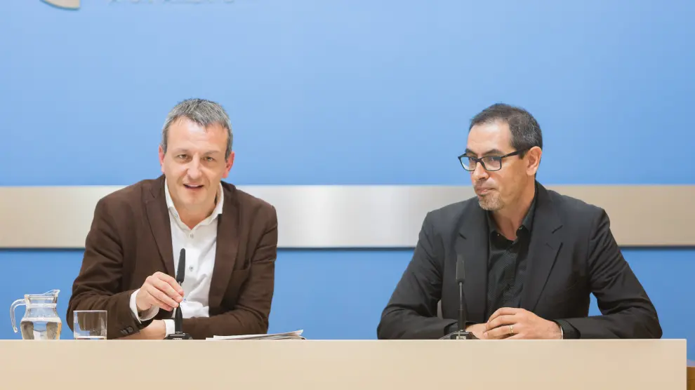 Fernando Rivarés y Víctor López Carbajales, en la rueda de prensa
