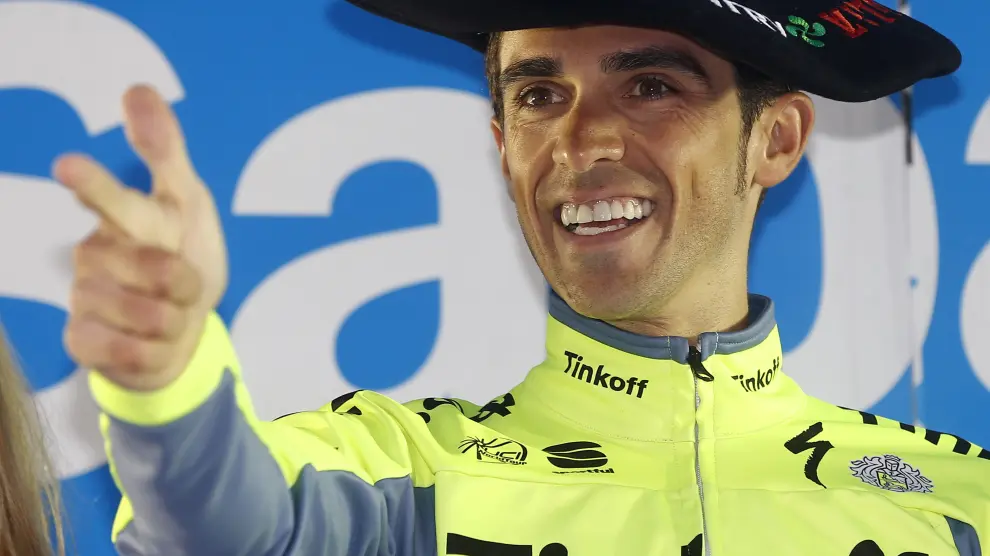 Alberto Contador con 'txapela', tras ganar la Vuelta del País Vasco.