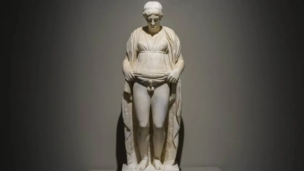 Escultura de Hermafrodito, en la exposición de Caixaforum