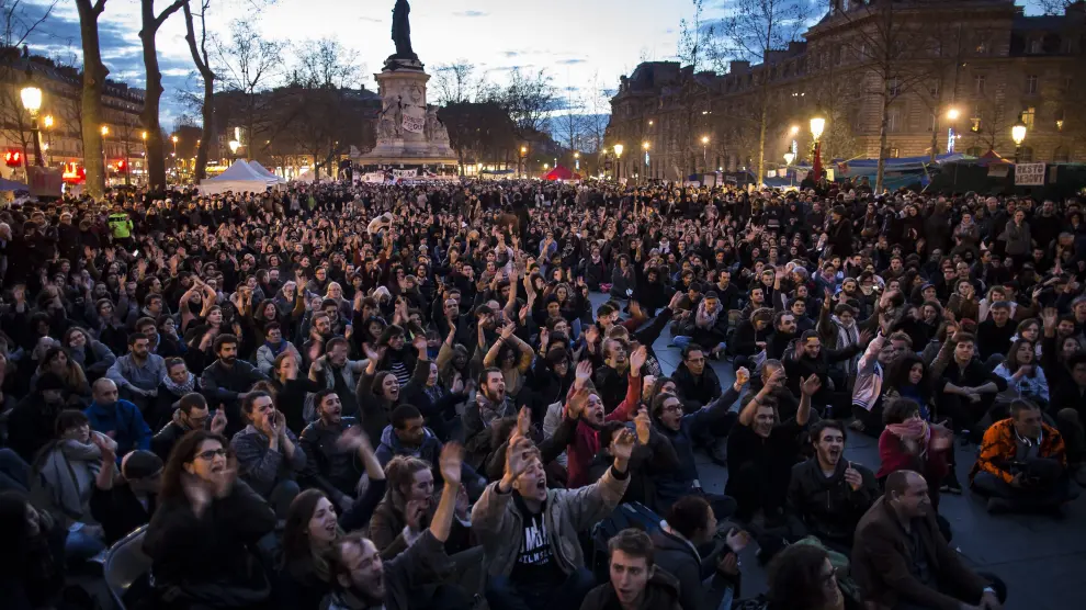 Última noche de los "indignados" durante la protesta de París.