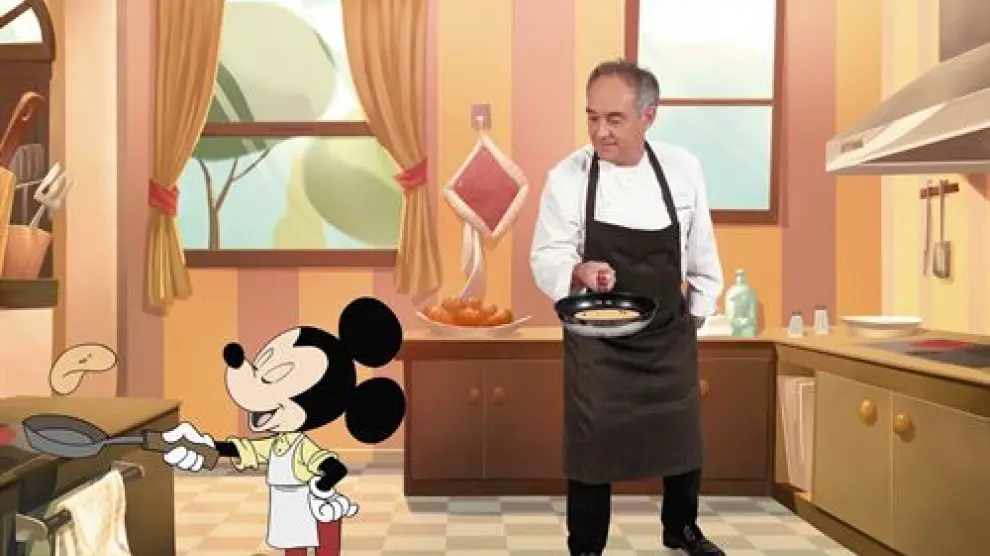 Ferran Adrià cocina con Mickey Mouse y otros personajes de Disney en un nuevo libro.
