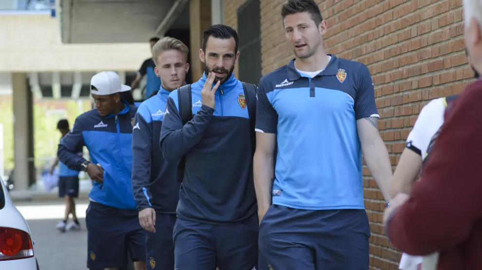 Los jugadores del Real Zaragoza parten hacia Valladolid