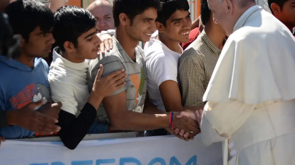 El Papa en su visita a los refugiados de Lesbos.