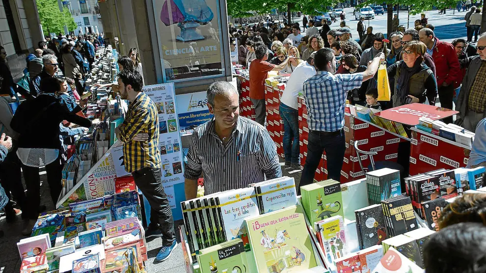 Imágenes de la reciente celebración del Día del Libro en Zaragoza.