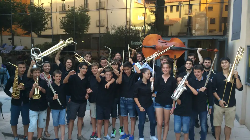 En la foto, Jazz for Kids, los alumnos de la única Escuela de Jazz que hay en Aragón dirigida por Dani Escolano.