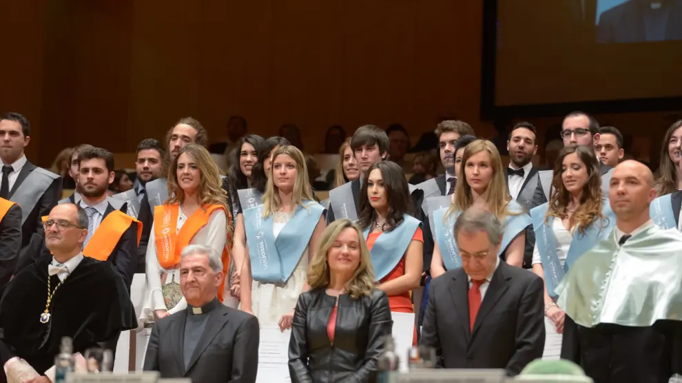Multitudinaria graduación de los alumnos de la USJ en el Auditorio de Zaragoza