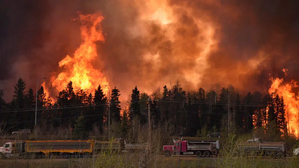 Los incendios en Canadá destruyen más de 1.500 edificaciones