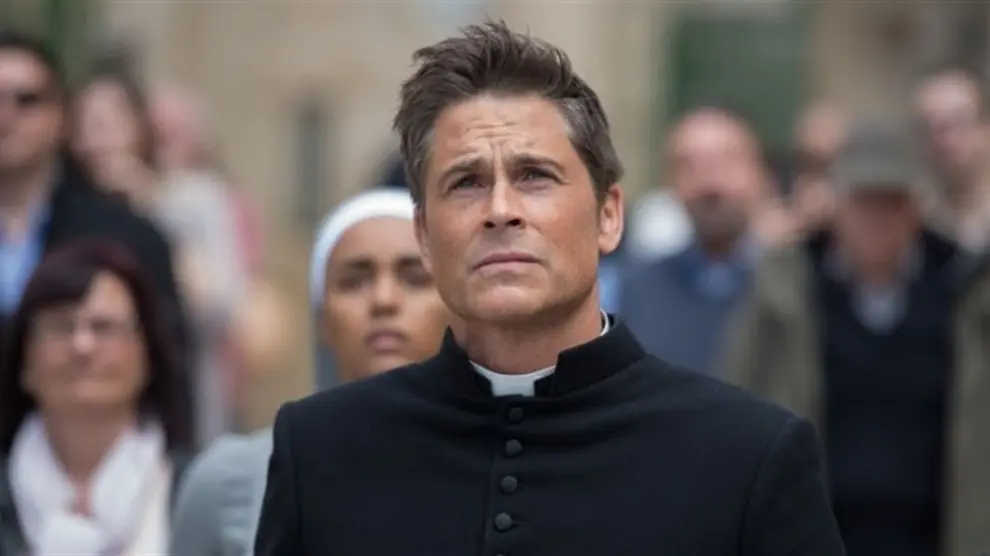 El Padre Jude (Rob Lowe) es un sacerdote malhablado que recibe el encargo de ejercer de abogado del Diablo