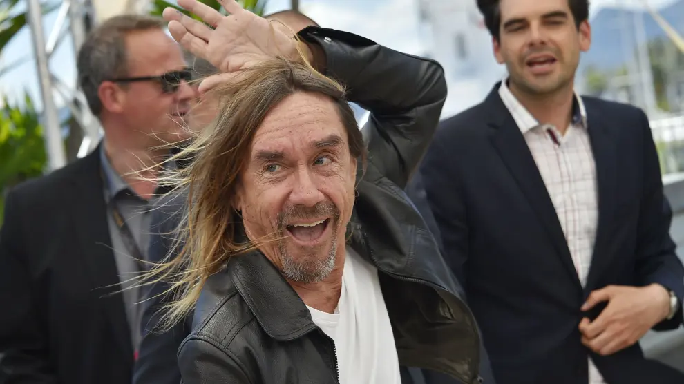 Iggy Pop posa ante las cámaras en el Festival de Cannes.
