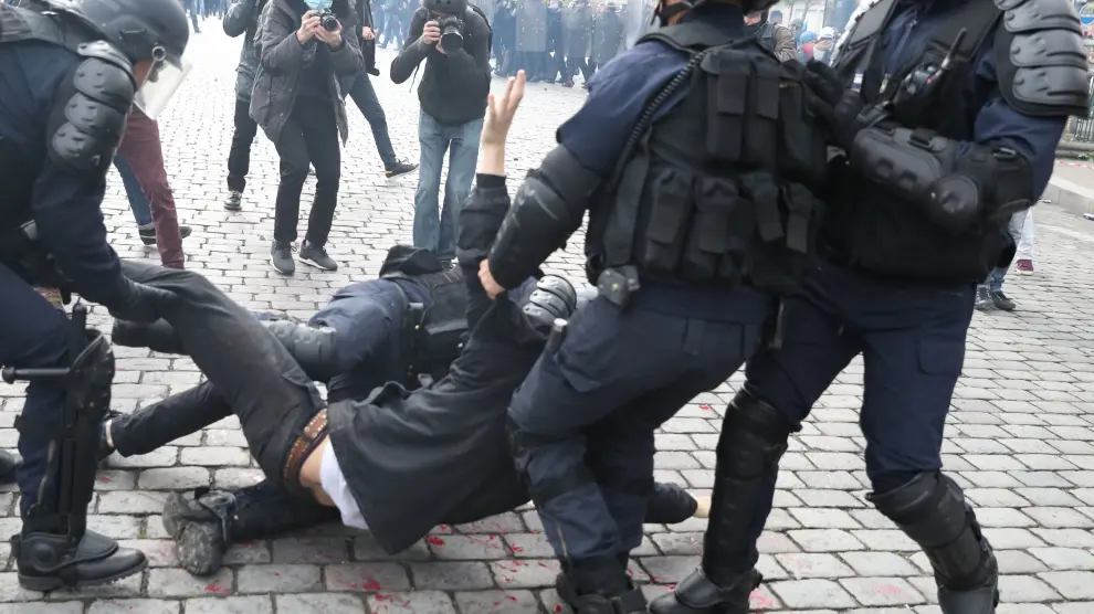 Protestas en París contra la reforma laboral de Hollande