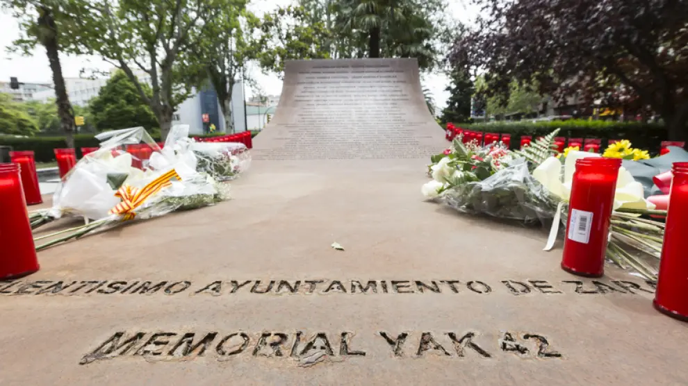 Homenaje a las víctimas del Yak
