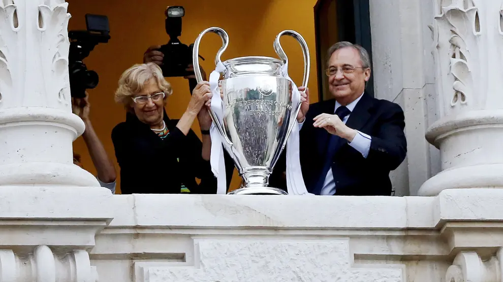 El presidente del Real Madrid, celebra la victoria en el Ayuntamiento
