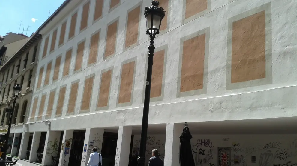 Edificio en venta de los antiguos Cines Aragón en la calle Cádiz, Zaragoza