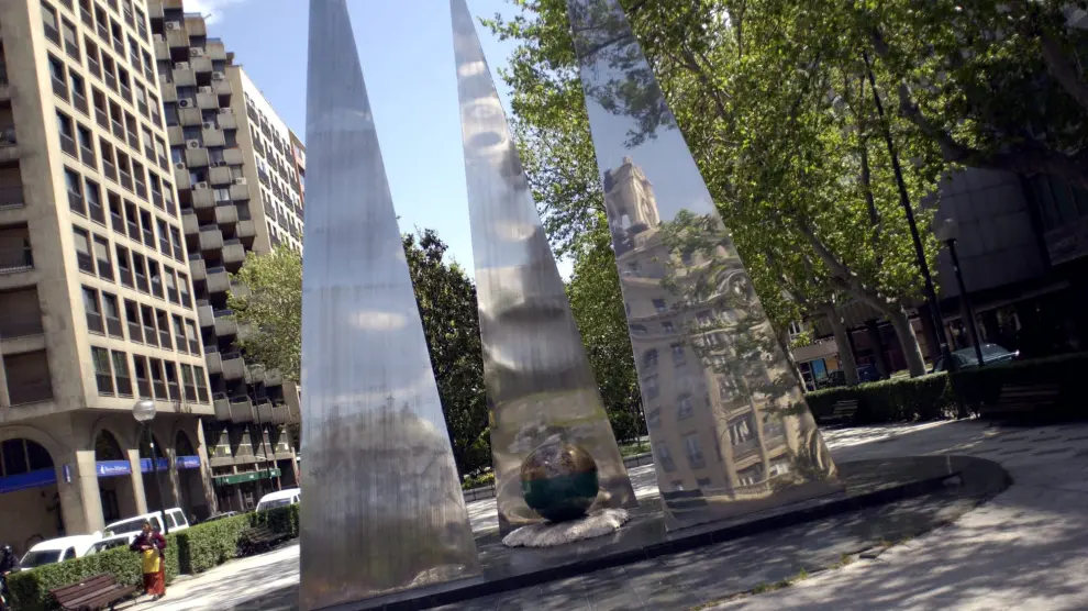 El Monumento a la Constitución, un rincón inconfundible en pleno centro de Zaragoza.