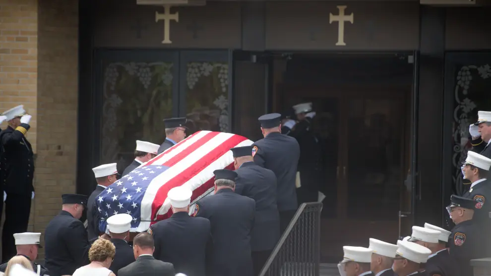 Funeral por el bombero Lawrence Stack, muerto hace 15 años en el 11-S.