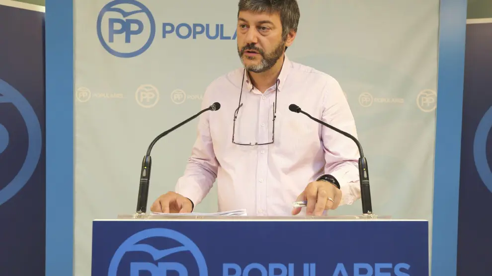 El portavoz del PP en el Ayuntamiento de Huesca, Gerardo Oliván, ofreció ayer una rueda de prensa.