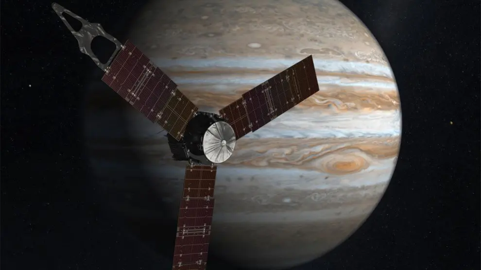 La nave Juno cerca de Júpiter.