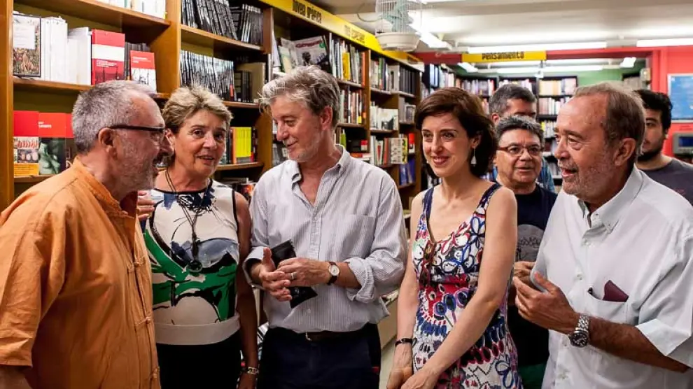 Paco Goyanes, Esperanza Abós, Pedro Santisteve, Irene Vallejo y Alfredo Arola, en la librería Cálamo.