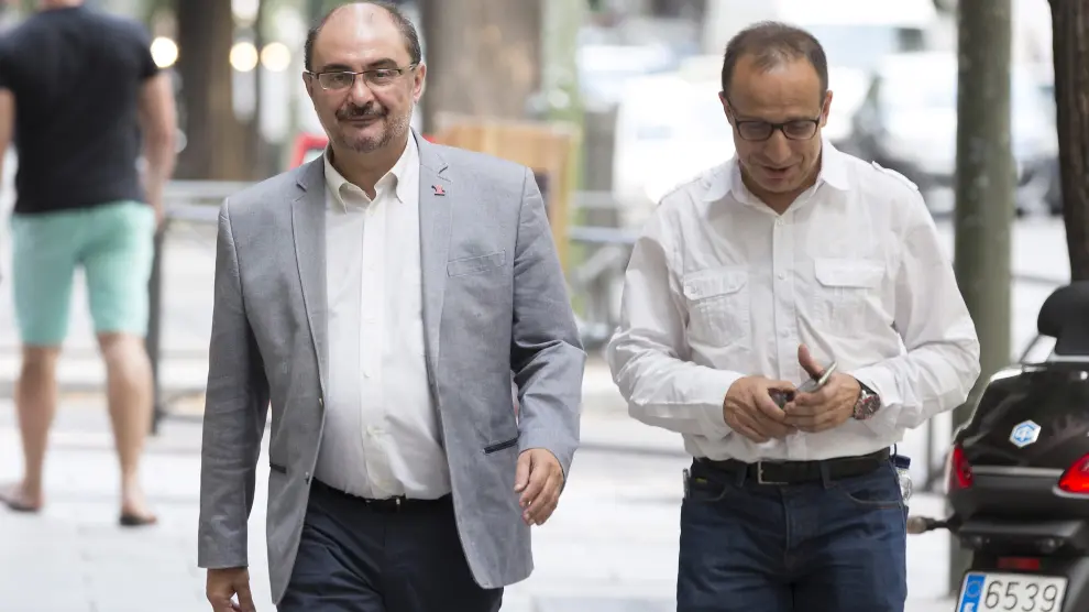 Javier Lambán, en Madrid antes de la reunión con Pedro Sánchez previa al Comité Federal del PSOE.