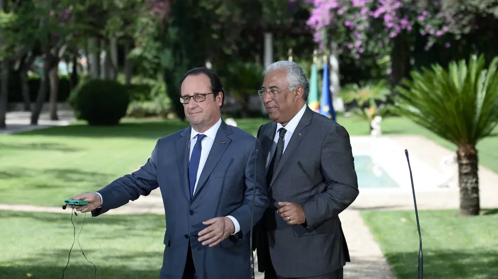François Hollande con el presidente de Portugal, Marcelo Rebelo de Sousa.