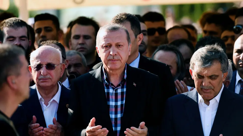 Erdogan, este domingo, en un funeral por las víctimas del golpe de estado.
