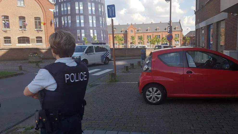 Un hombre hiere a machetazos a dos policías al grito de "Alá es grande" en Bélgica