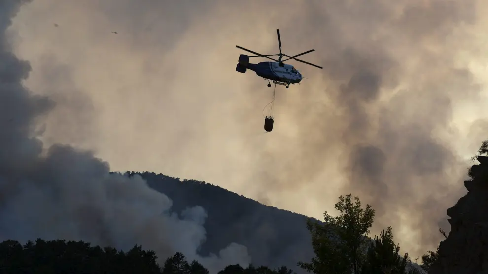 Imágenes del incendio en Atarés en el que intervinieron los Servicios de Emergencias de Jaca.