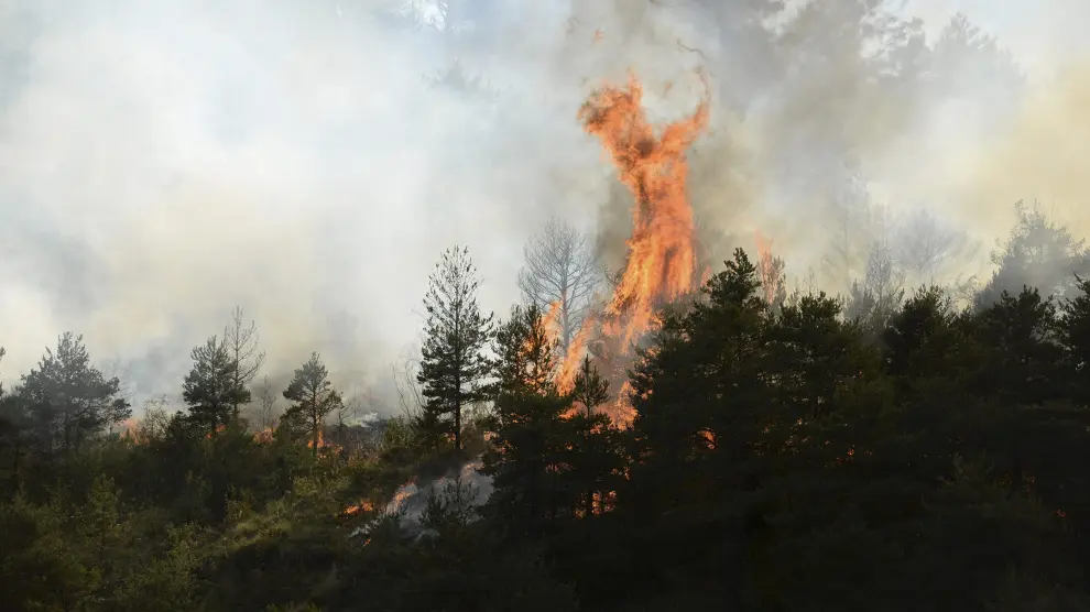 Una imagen del incendio de Atarés