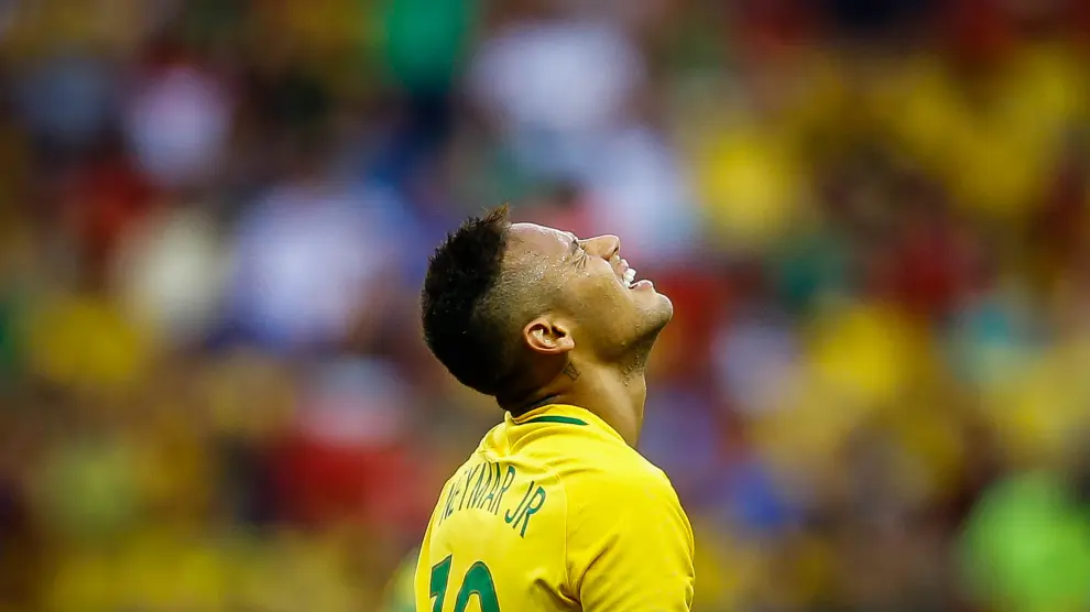 Neymar, Brasil y sus hinchas necesitan diván para tratar su crisis de identidad