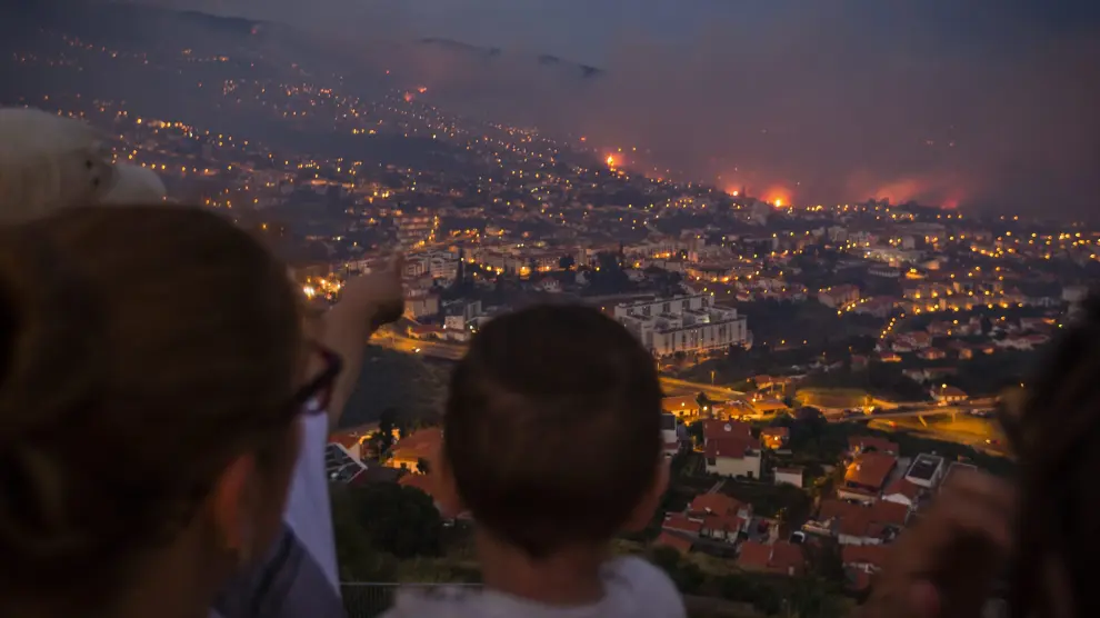 El grave incendio de Madeira, próximo al centro histórico de la capital.