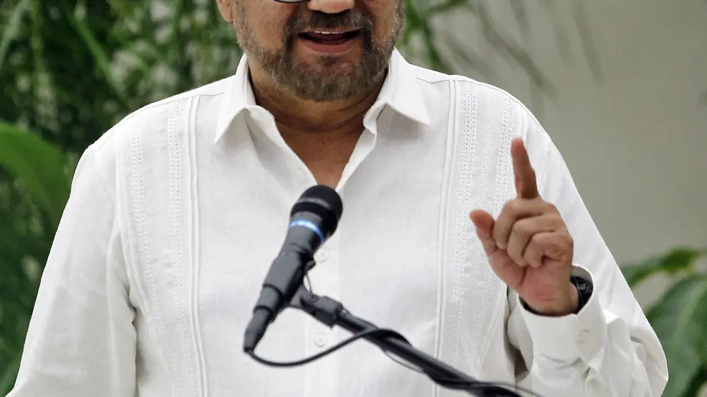 El jefe negociador de las FARC, Iván Márquez, durante la firma del acuerdo de paz con el Gobierno colombiano.