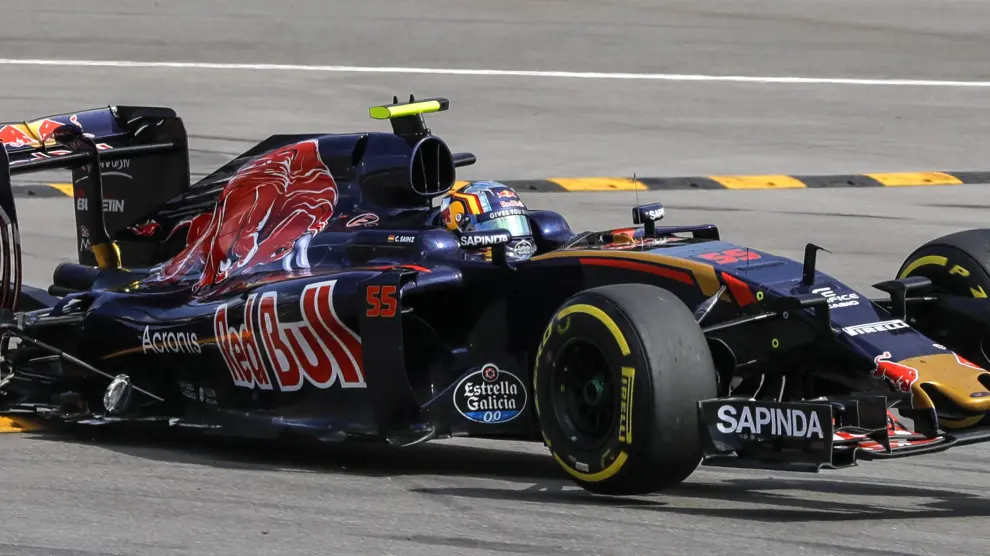 El coche de Sainz ha acabado sin alerón trasero.
