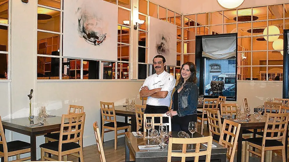 La propietaria del restaurante Windsor, Ana Pertusa y el cocinero, Luis García-Cuenca.