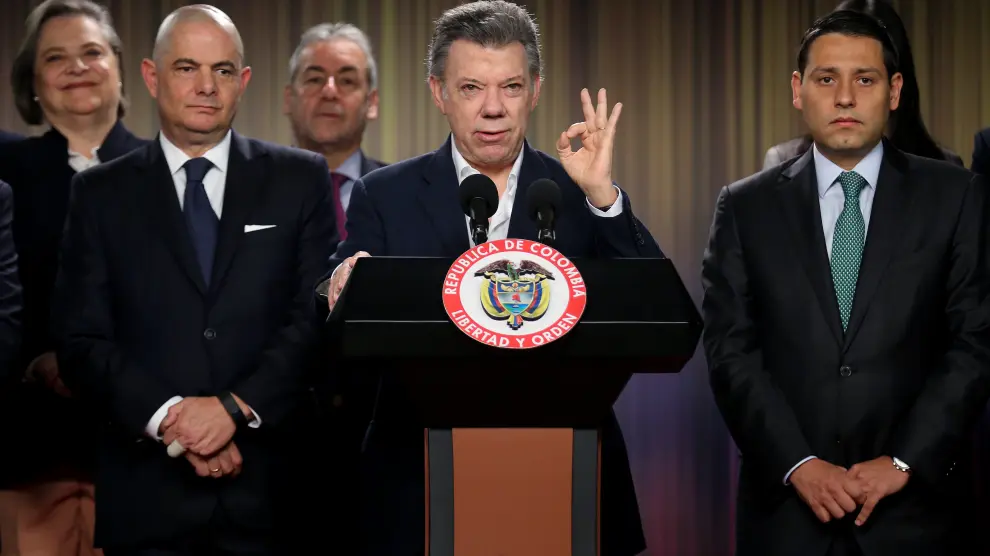 Juan Manuel Santos firma el acuerdo de la convocatoria para el plebiscito