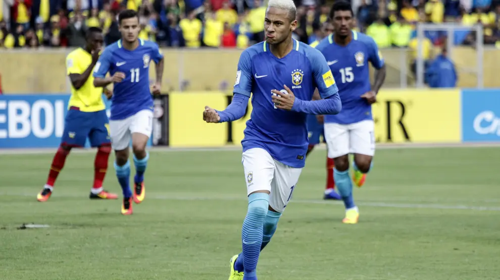 Neymar celebra su gol en el partido contra Ecuador.