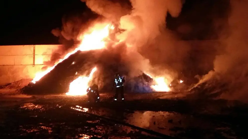 Incendio en una empresa de reciclaje de Calatayud