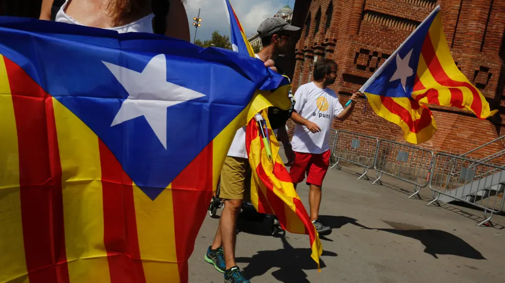 Imágenes de independentistas catalanes en la celebración de una diada.